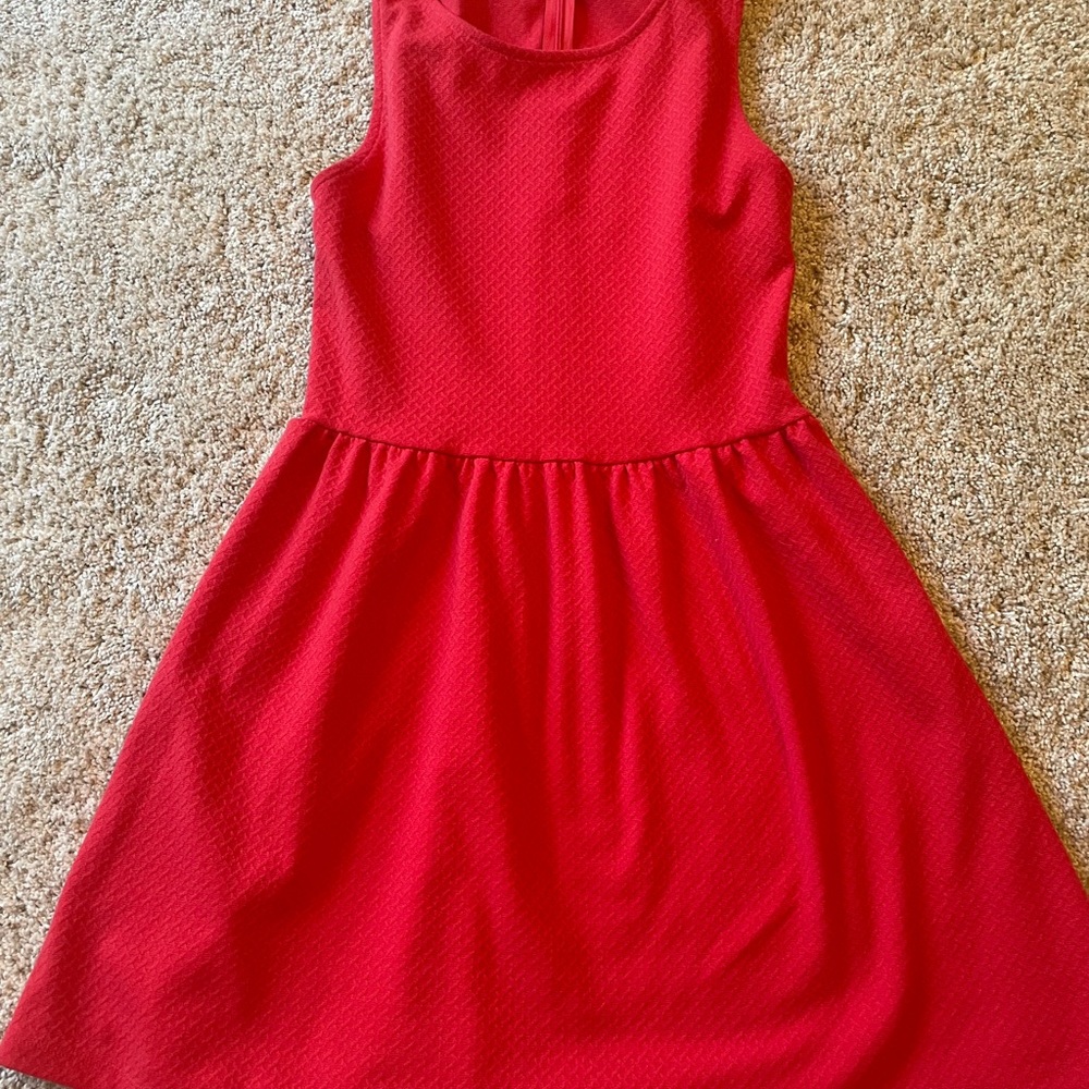 Cute red dress!
